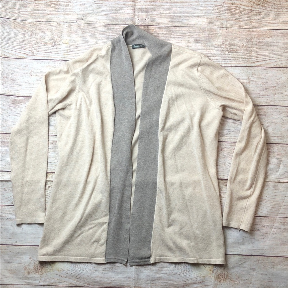 Neiman Marcus Cream and Gray Cardigan 🩵